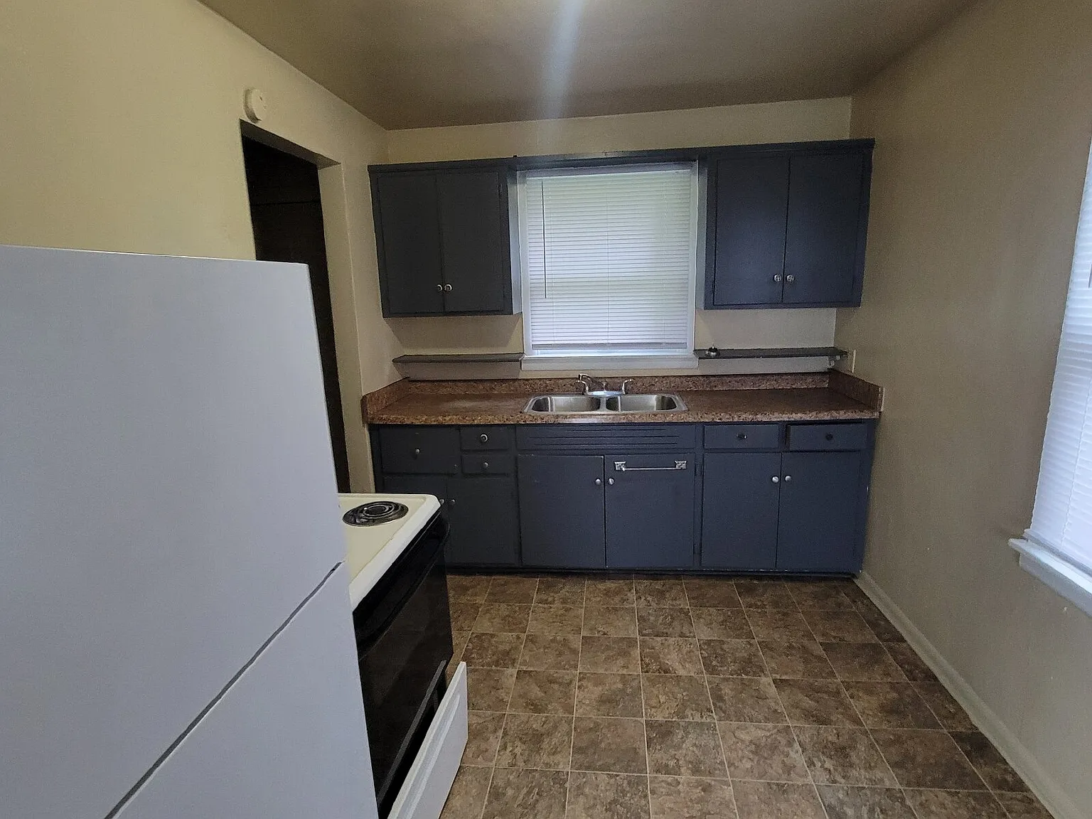 2 bed, $825 — Photo 4