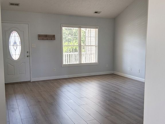 4th image of 306 United Rd