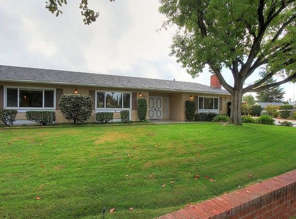 4th image of 627 Center Crest Dr