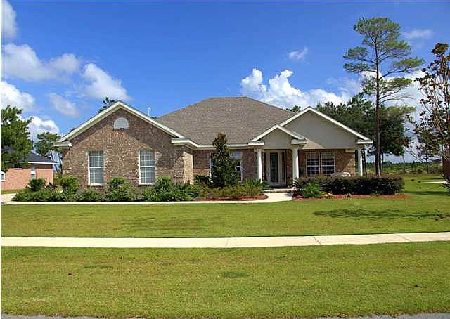 302 Clubhouse Dr West