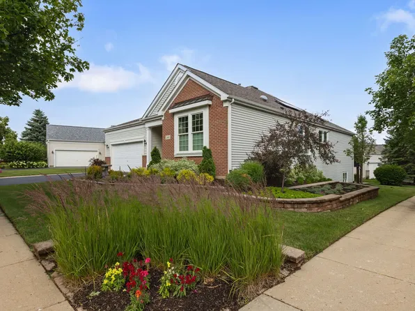 2661 Chesire Ct, Dundee, IL 60118