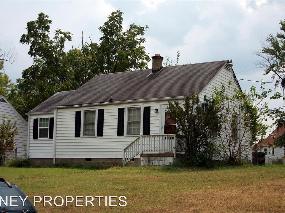 2nd image of 2403 Merle St