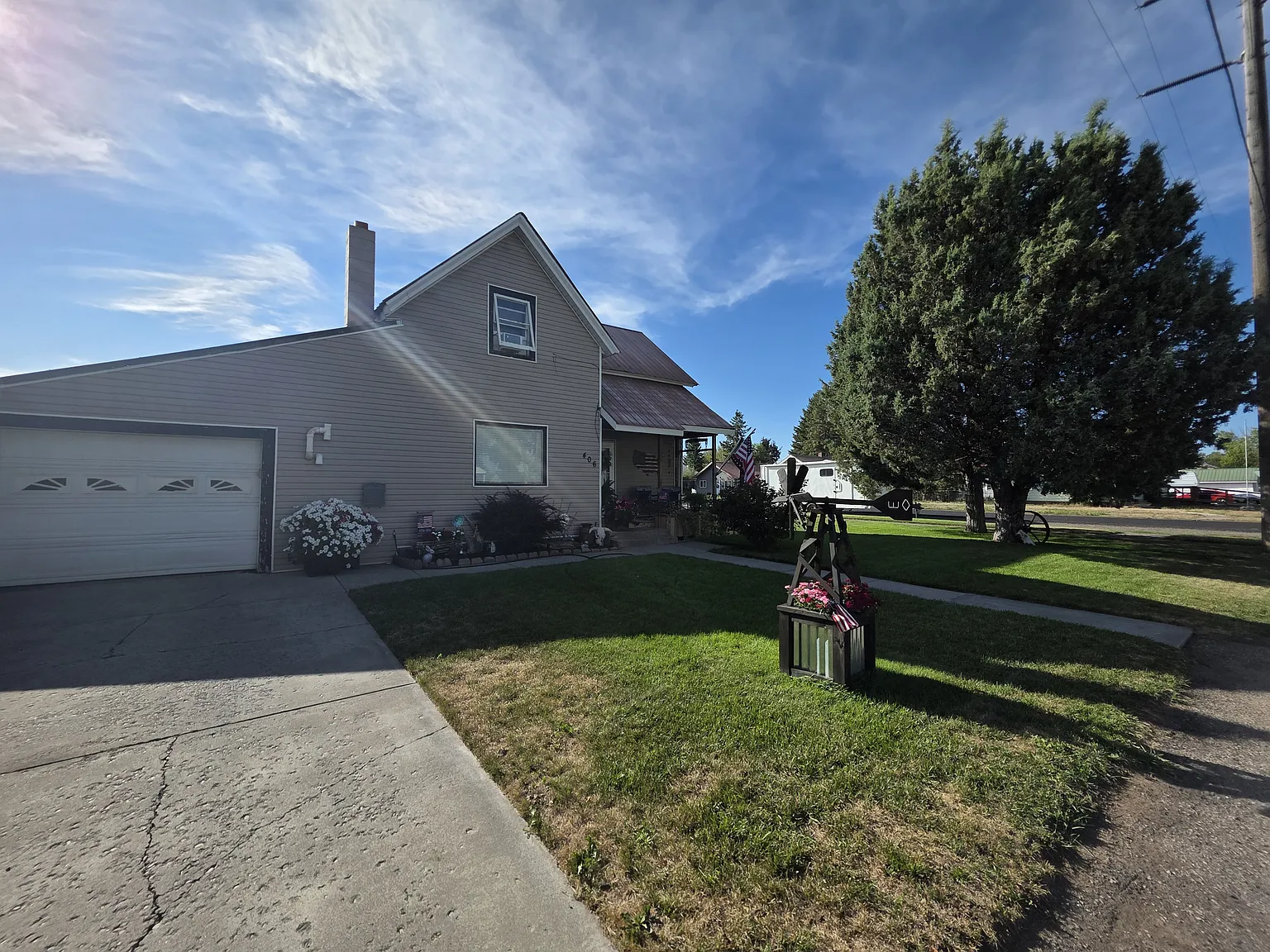 3 bed, 1250 sqft, $1,600 — Photo 1