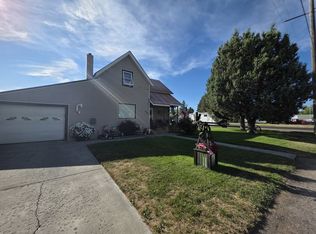 406 W 1st St N, Saint Anthony, ID 83445