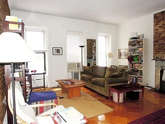 Rented by R New York