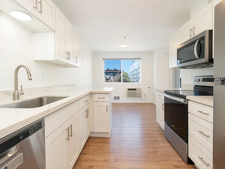 Nordhaven Apartments — Photo 34