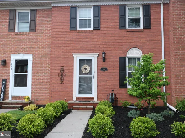 204 Georgetown Cir, Hanover, PA 17331
