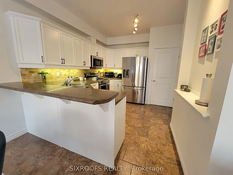 2089 Beaverbrook Ave #12 — Photo 12