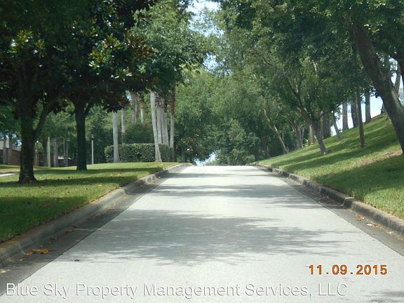 3rd image of 709 Knightsbridge Cir
