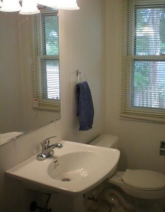 3rd image of 622 E 49th St
