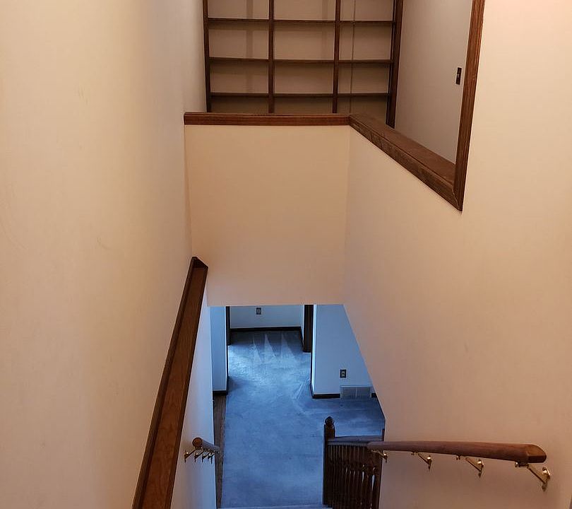 1st image of 60728 46th Ave