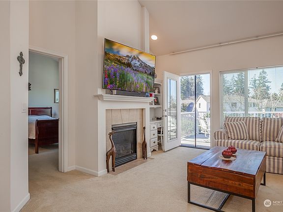 3rd image of 5909 Panorama Drive SE #15102