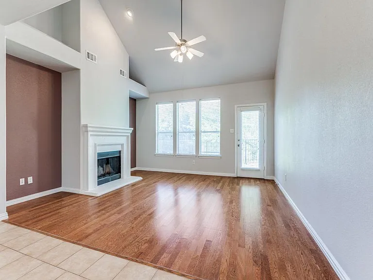 2728 Tangerine Ln — Photo 4