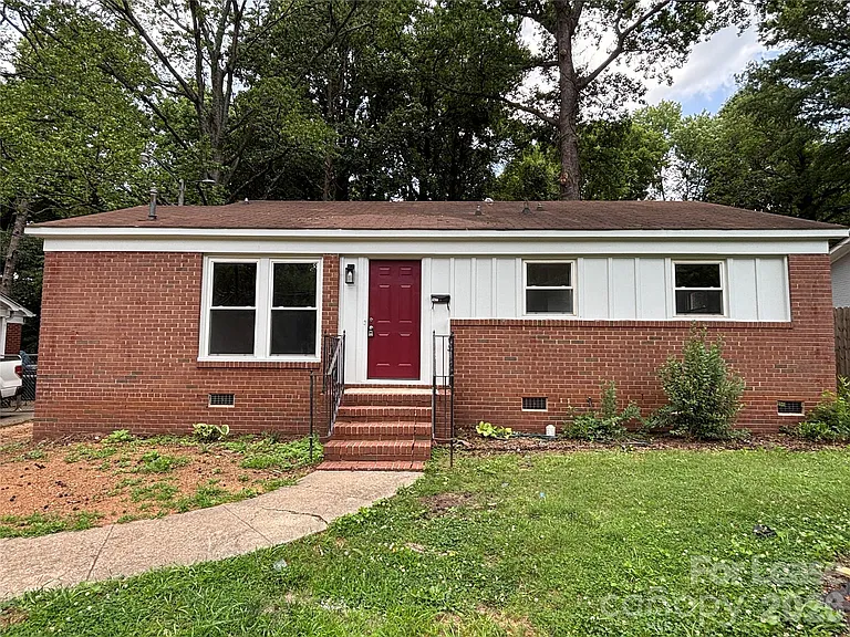 2627 Dora Dr — Photo 1