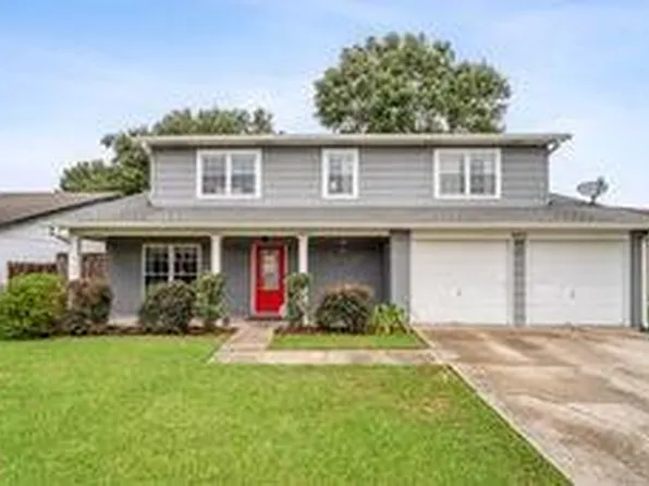 1052 Kingsway Dr E, Gretna, LA 70056