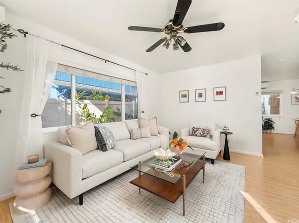 2266 Auhuhu St, Pearl City, HI 96782