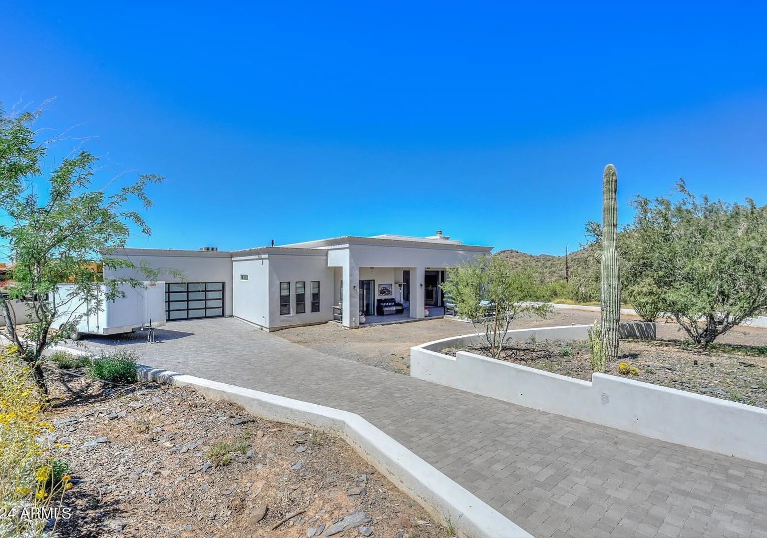 4 bed, 3.5 bath, 3891 sqft, $8,500 — Photo 1