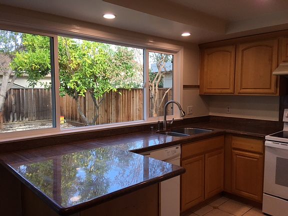 4th image of 1616 Finch Way