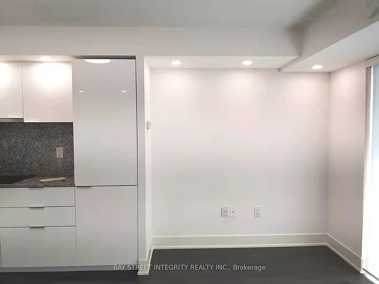 955 Bay St #1311 — Photo 4