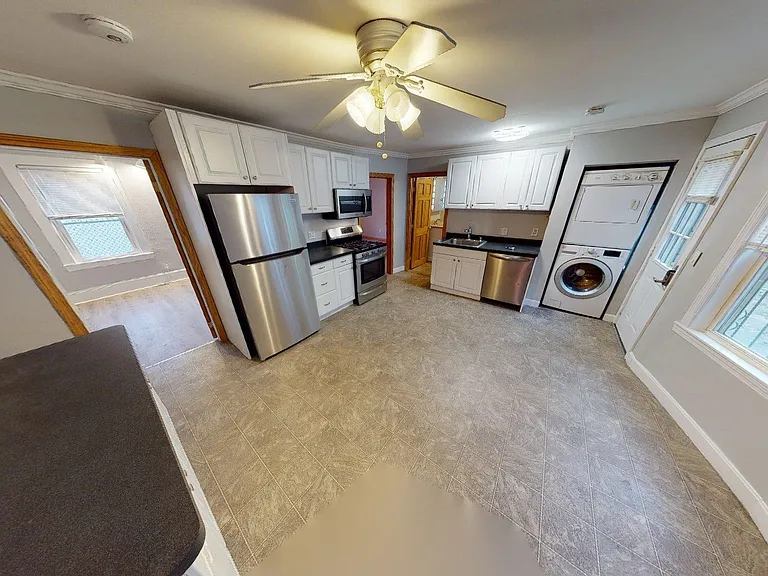 346 Chelsea St #2 — Photo 5