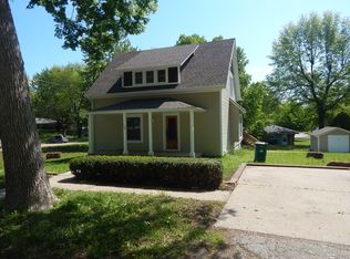 128 Lincoln Ave, Holton, KS 66436