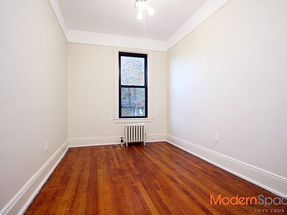 4th image of 22-44 29th St #2R