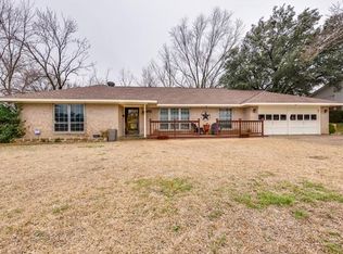 3721 Wharton Dr, Fort Worth, TX 76133