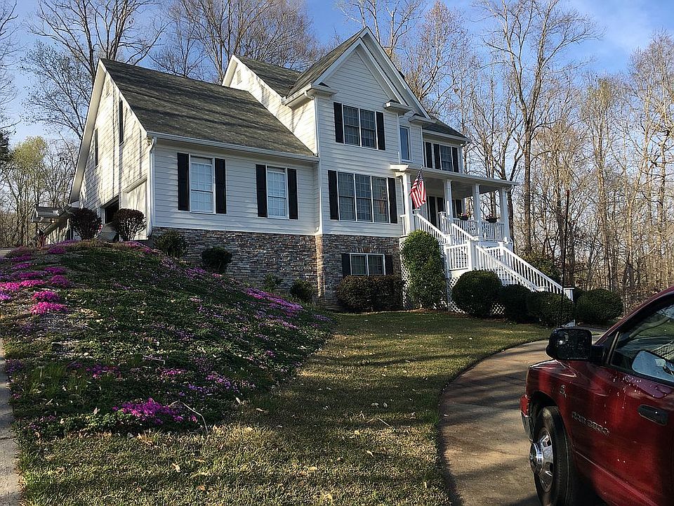 1st image of 479 Lake Laurel Dr