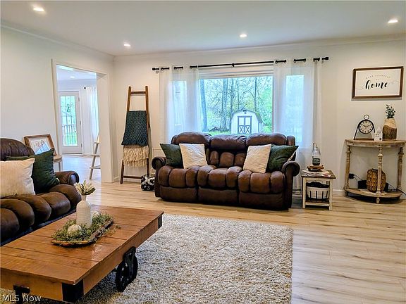 4th image of 126 Garwood Dr