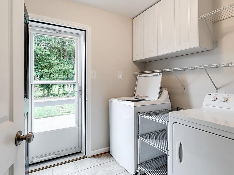 9221 Whitemont Dr — Photo 15