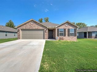 3213 E Hagen St, Siloam Springs, AR 72761
