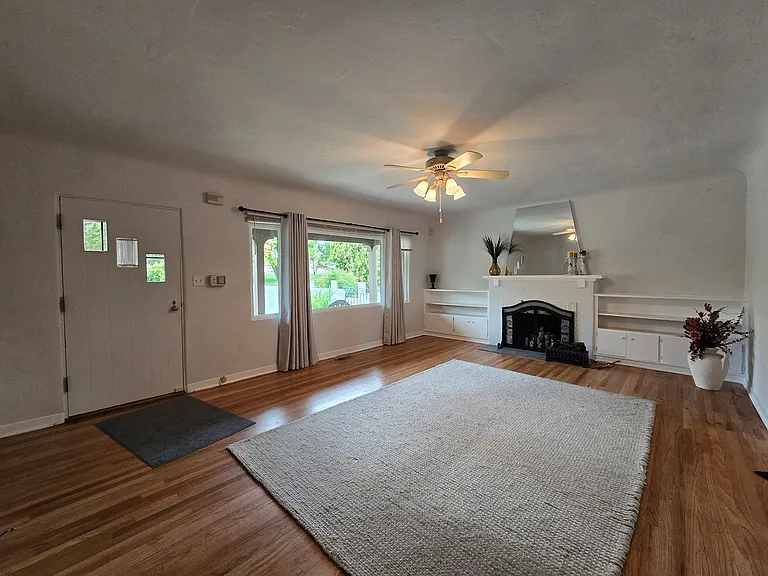 1304 Galisteo Pkwy — Photo 1