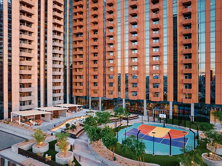 Sol Modern Phoenix Apartments Half-Court Basketball