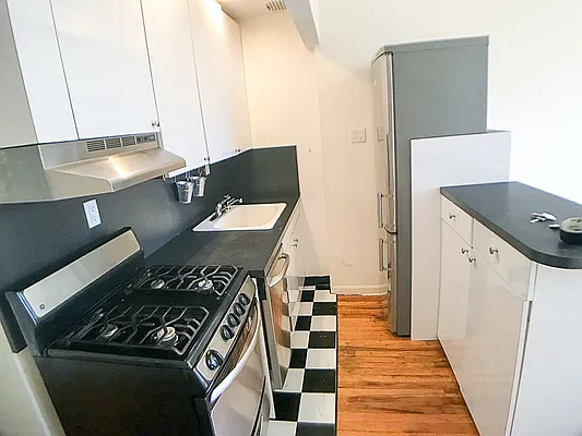 Rented by Francine Realty | media 15