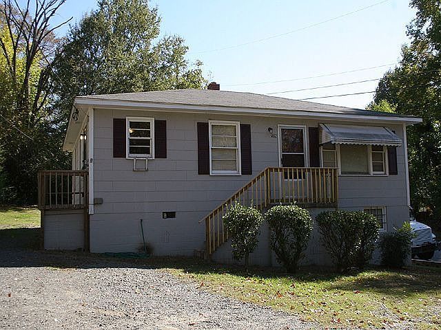 Wonderful 3 bedroom home in nice quiet neighborhood