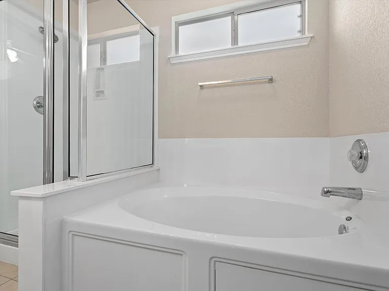 1322 Tumbling River Dr — Photo 16
