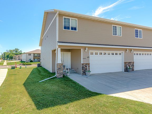 2nd image of 2802 Waters Edge Ln SE