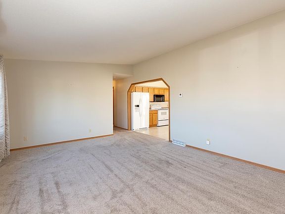 5th image of 402 N Birch St