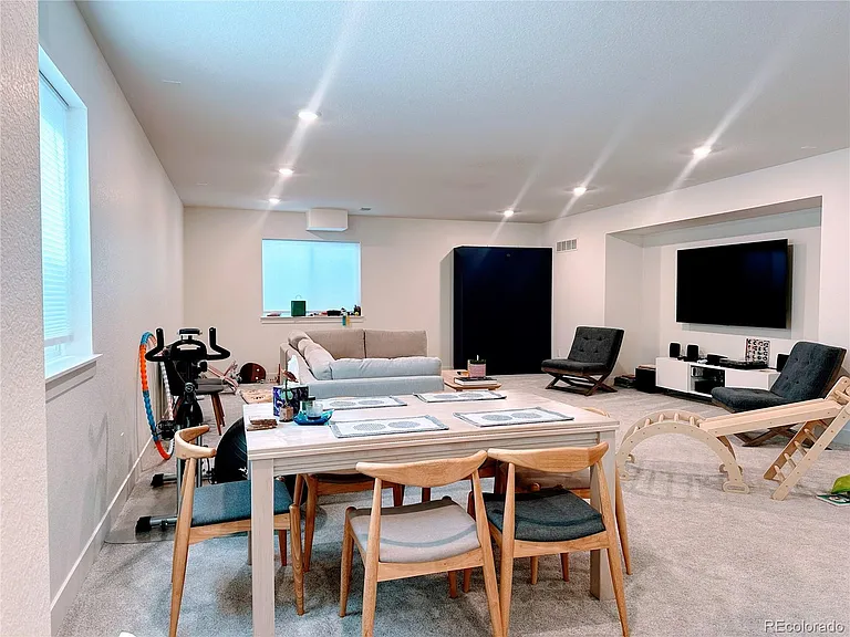 6065 E 154th Pl — Photo 34
