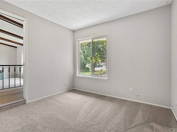 3rd image of 27436 Fairport Ave