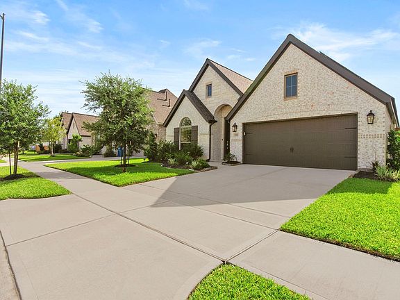 2nd image of 15818 Weston Ridge Dr