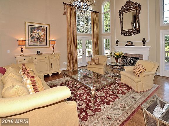 5th image of 5901 Fairview Woods Dr