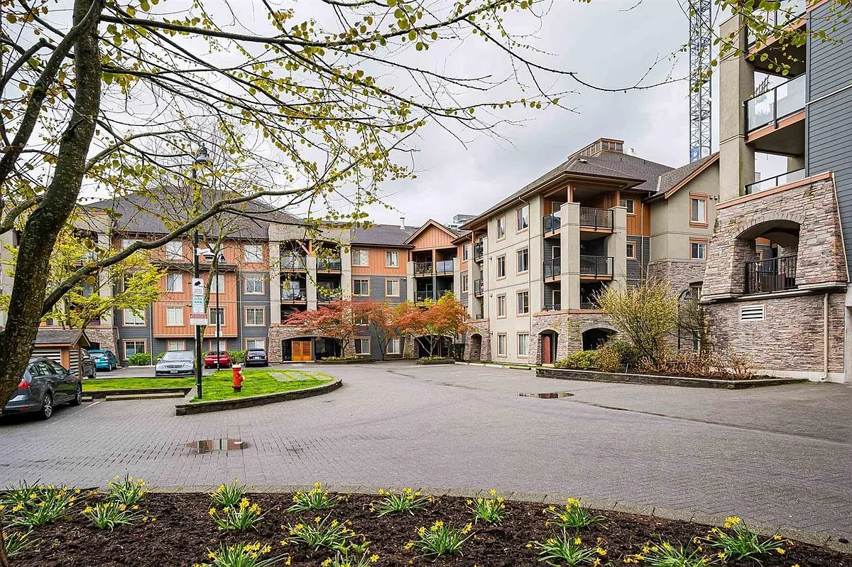 Building Photo - 244 Sherbrooke St #2321