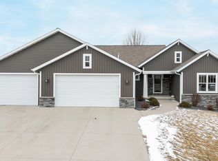 2234 Mary Ln, Neenah, WI 54956