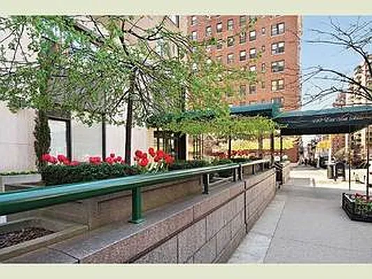 Sold by Stribling | media 5