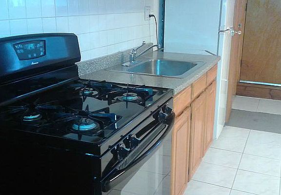 3rd image of 76 Minna St #1