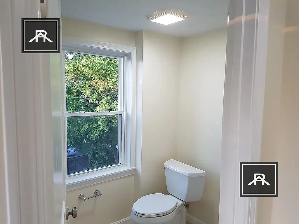 5 bed, 2.0 bath, $5,000 — Photo 4
