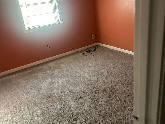 5th image of 217 Polaris St