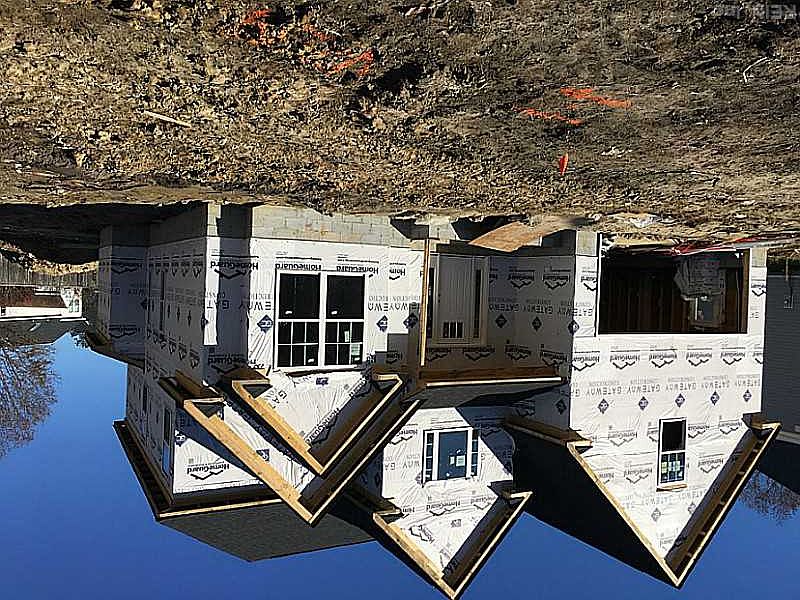 1st image of 834 Evelyn Way