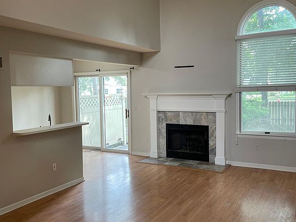 2nd image of 45185 Horseshoe Cir